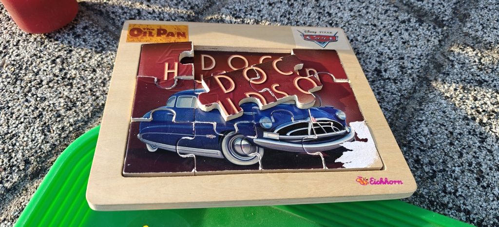 KONIK NA BIEGUNACH + piłkarzyki+ deskorolka+ puzzle drewniane AUTA !