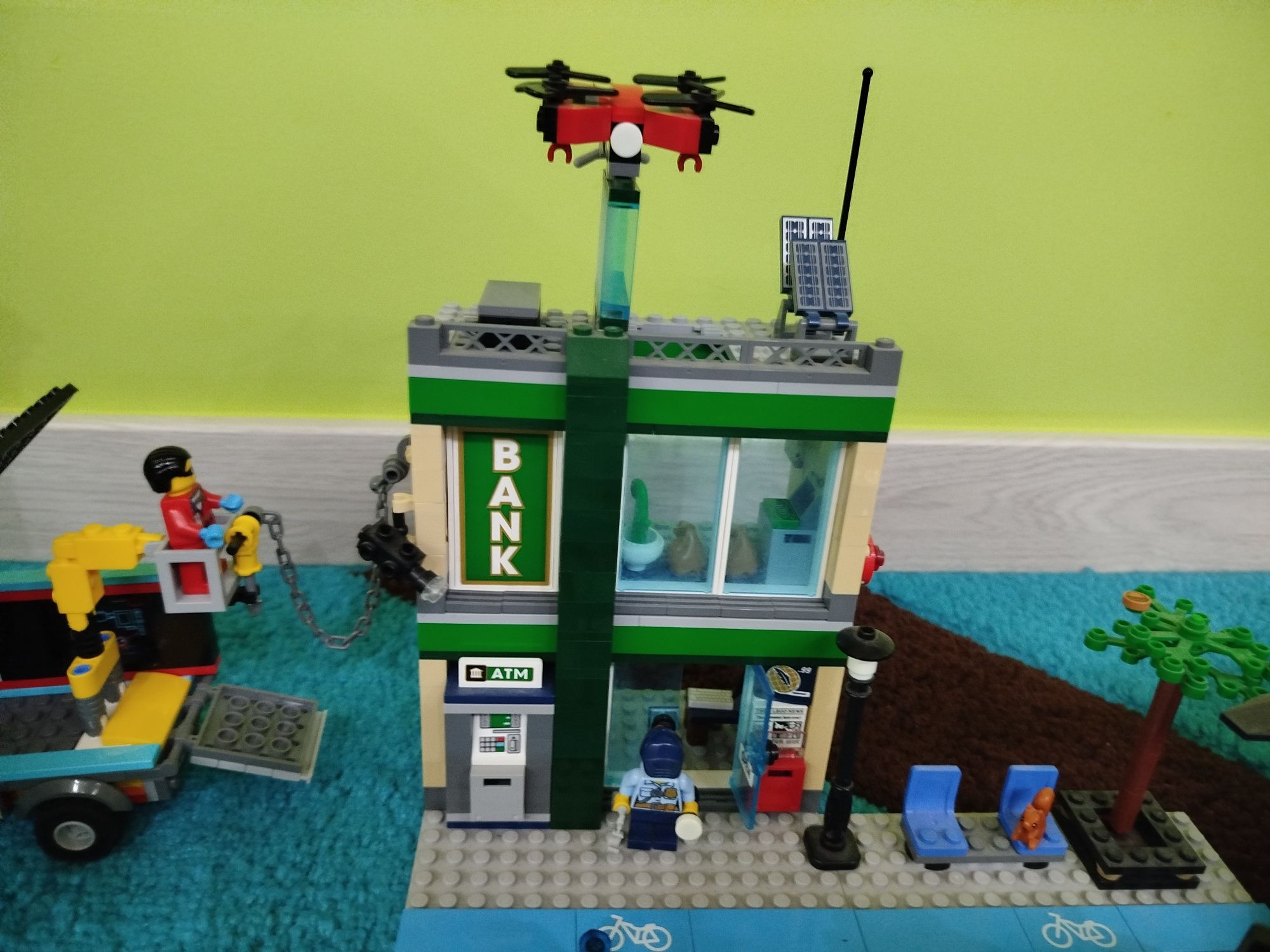 LEGO City 60317 napad na bank