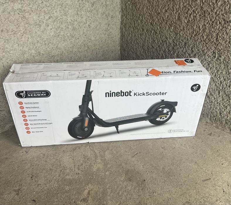 Електросамокат Ninebot KickScooter