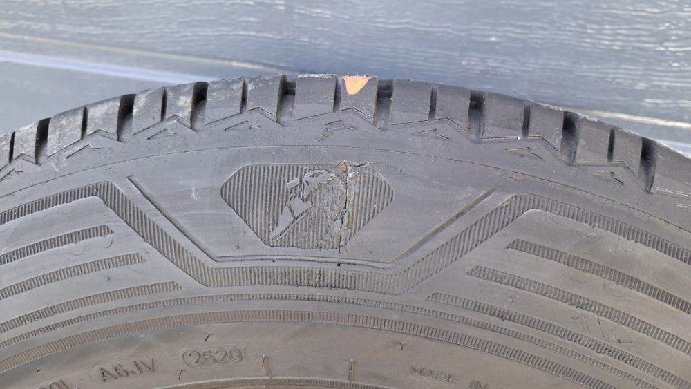 Goodyear 215/65 R16 C Vector 4Seasons Cargo