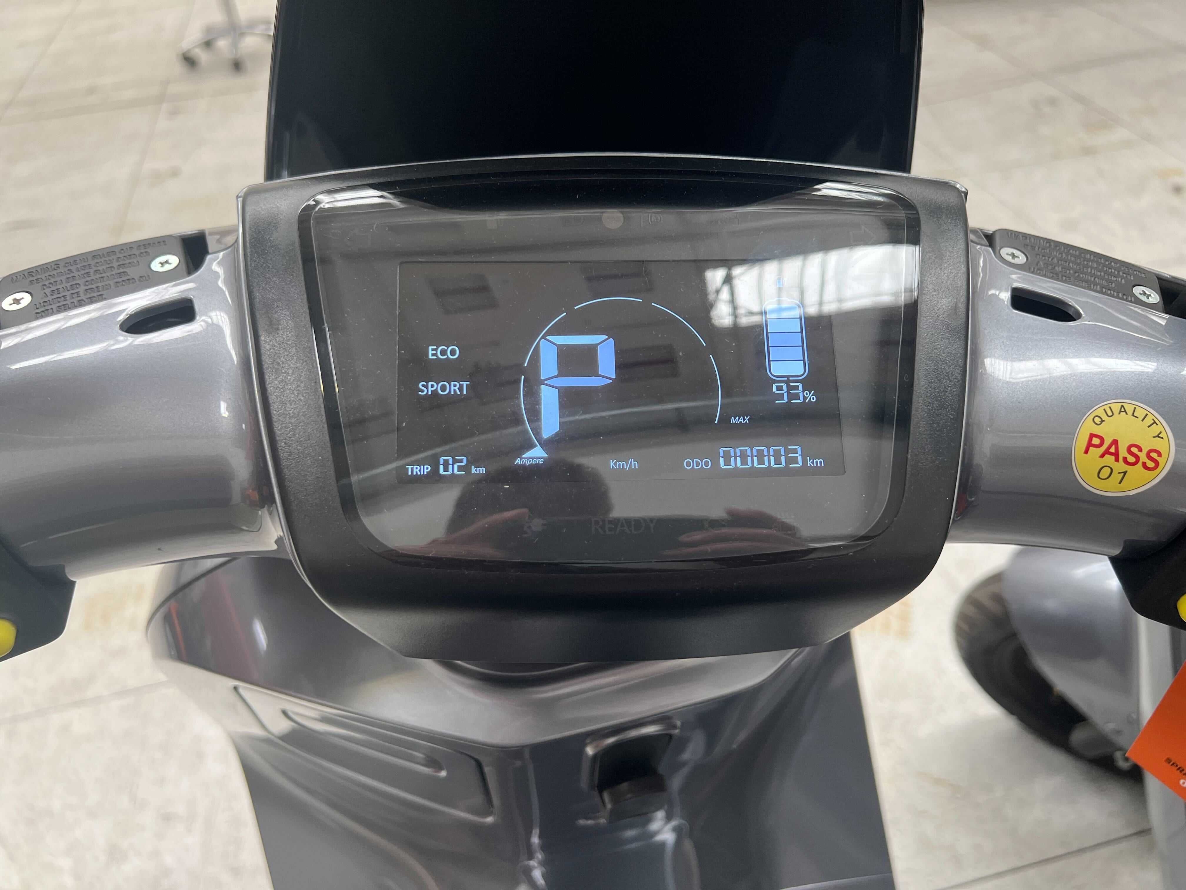 Skuter elektryczny IML Yadea C1S szary