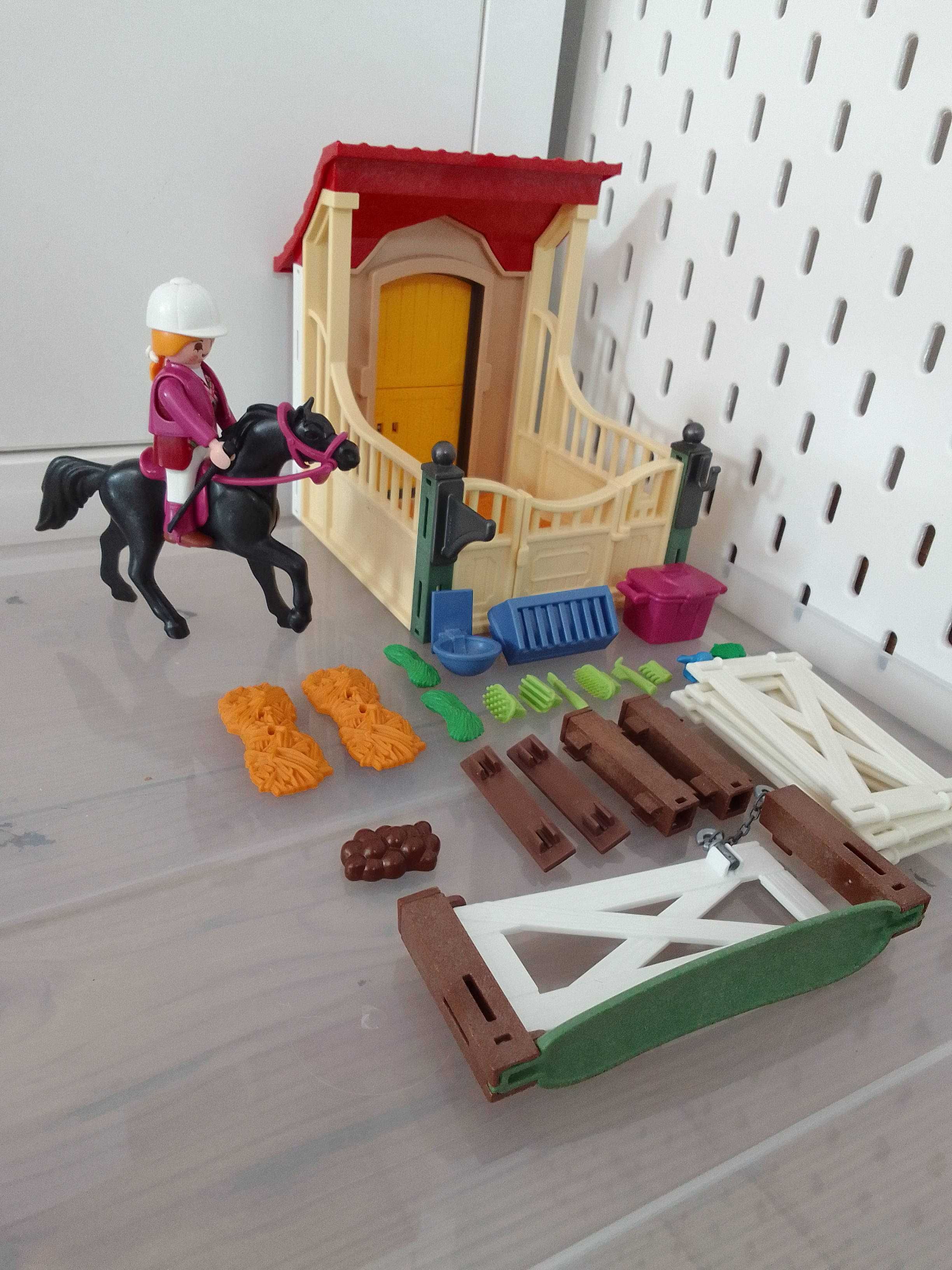 Playmobil, Ebony - boks dla konia