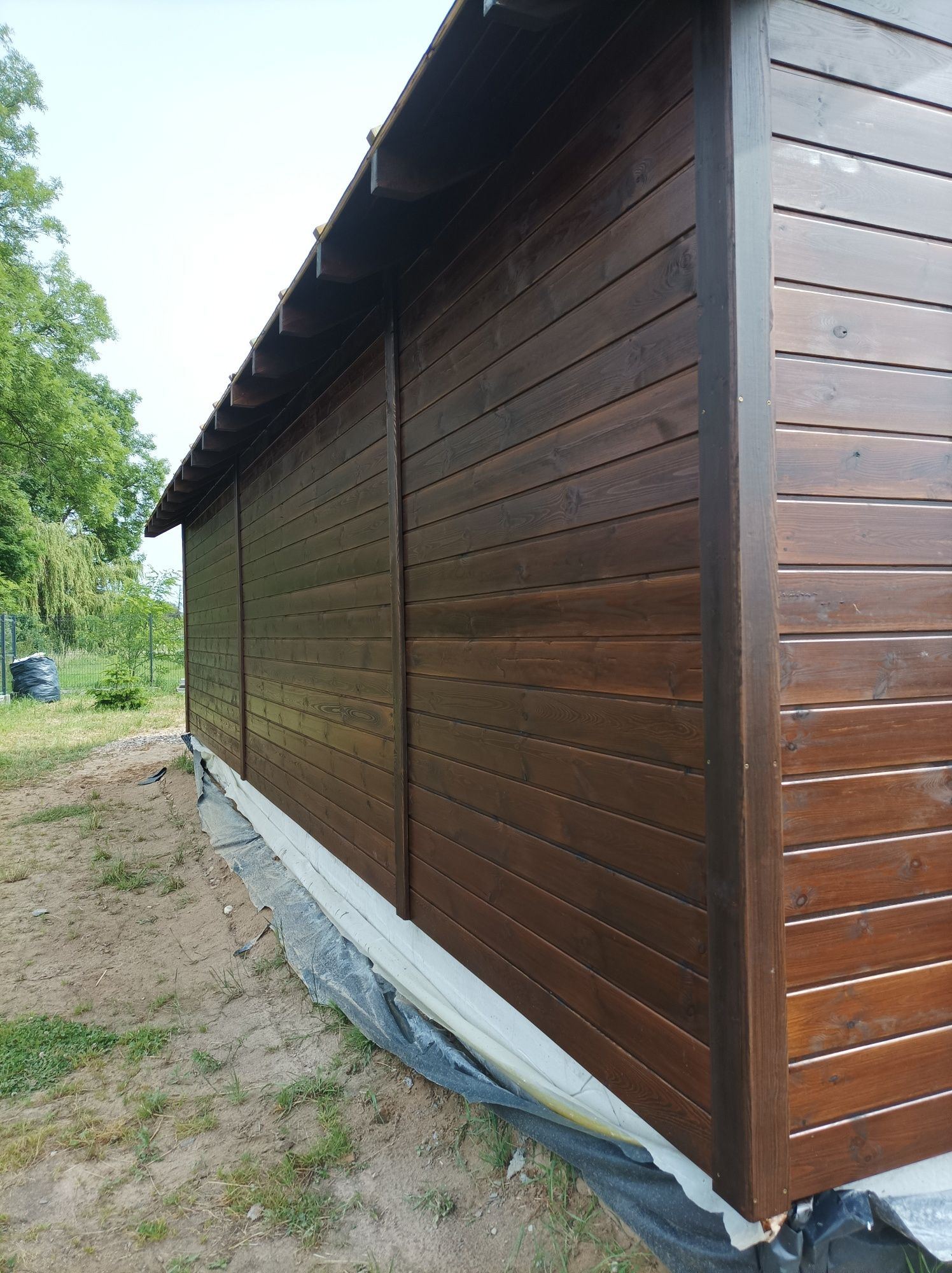 Garaż drewniany, wiata garażowa – solidność i styl w jednym!