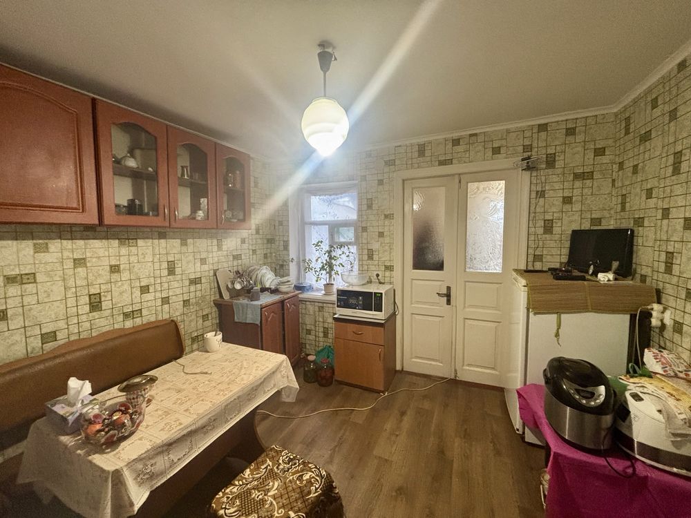 Продам два будинки в одному дворі Соляні