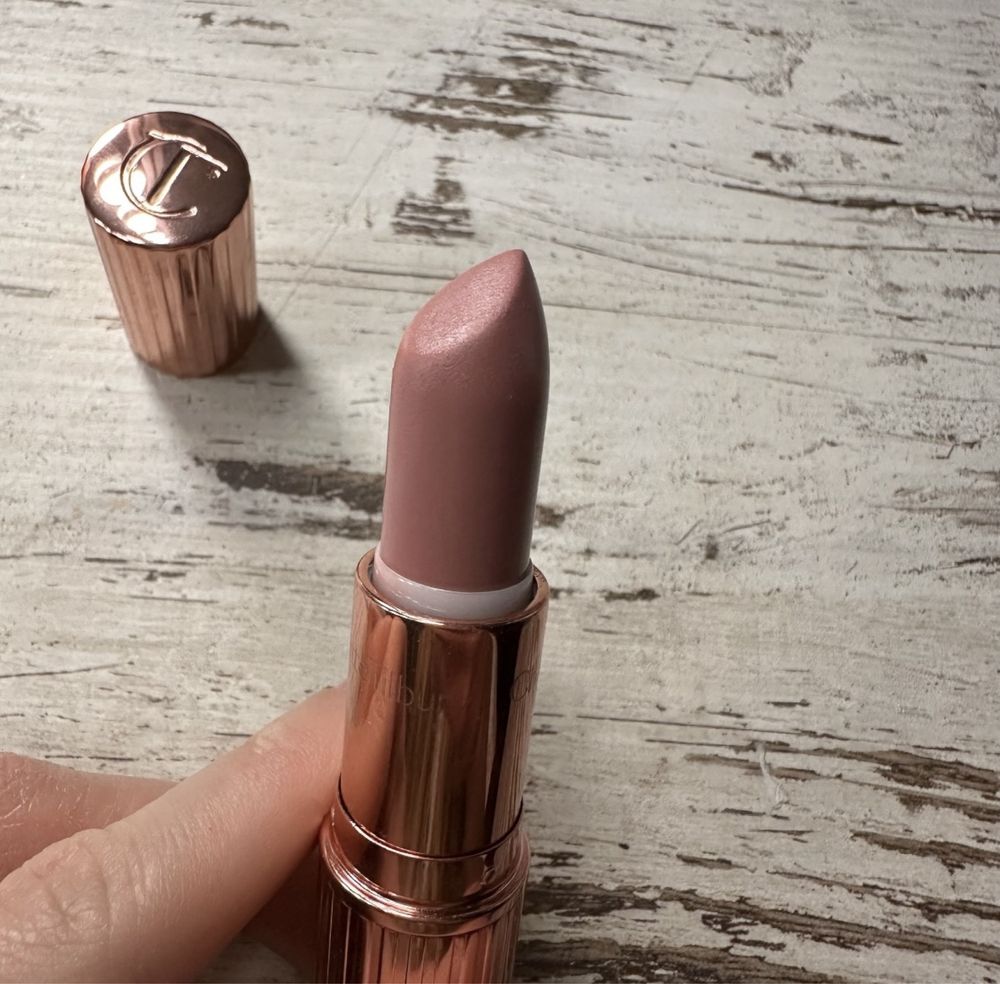 Charlotte Tilbury Hollywood Beauty Icon pomadka