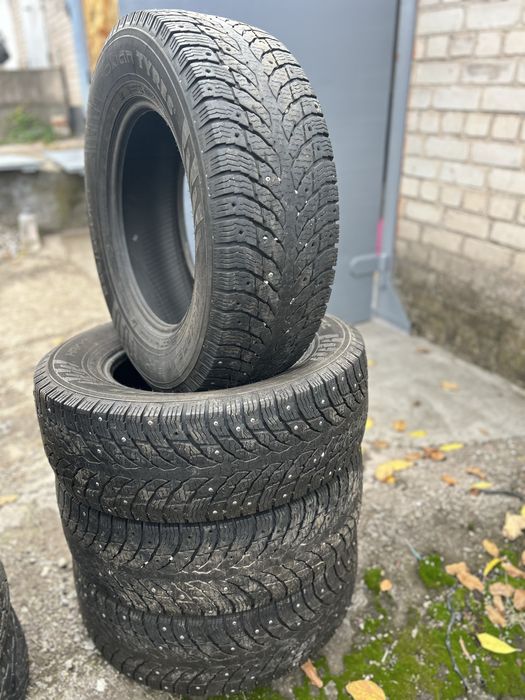 235/65/16С  Nokian Hakkapelitta C4