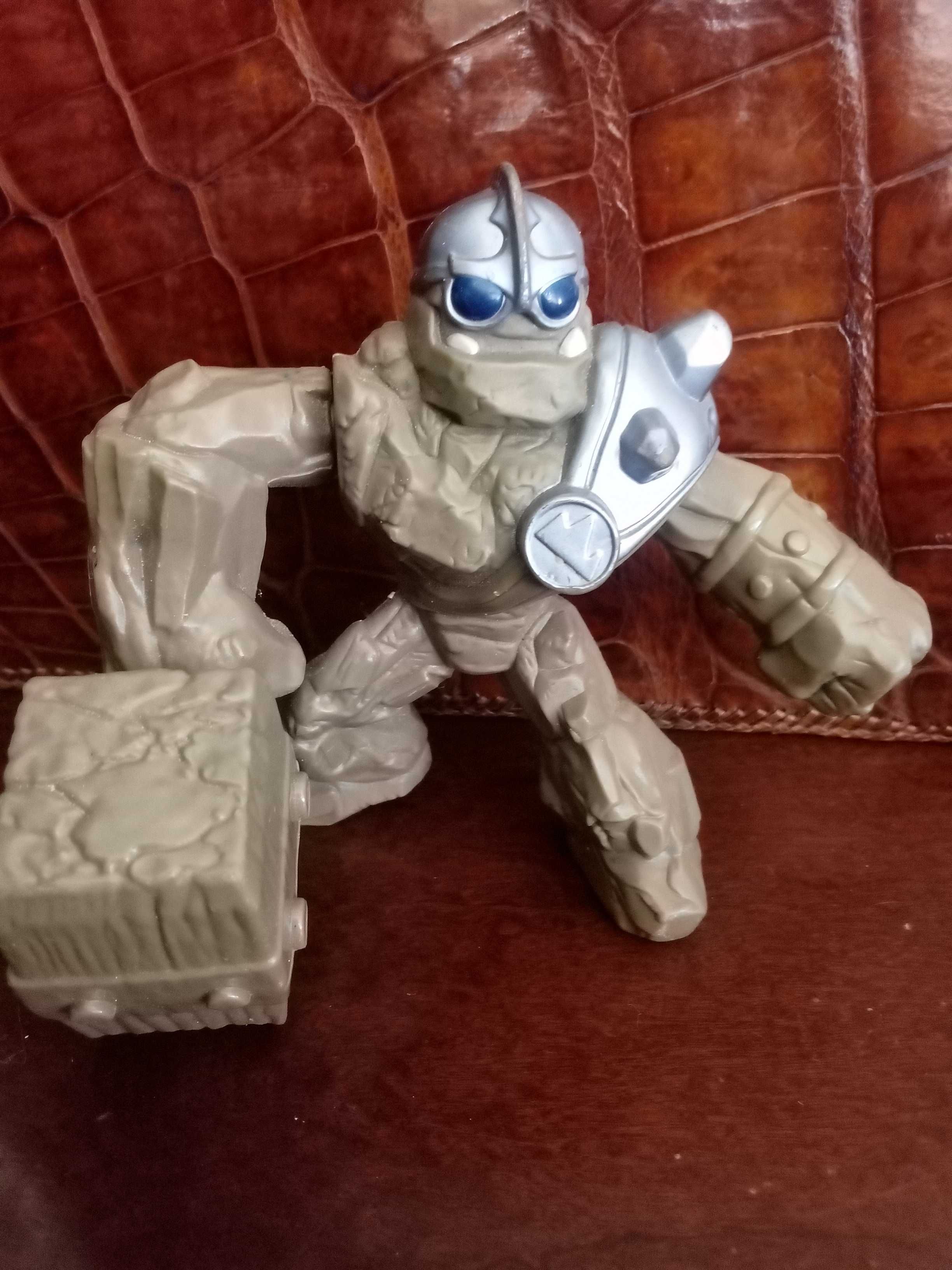 Conjunto Bonecos miniatura plástico Mcdonald'toys  e raro tigre Vitaly