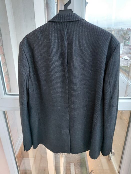 Піджак (новий) . Якість відмінна.Не пожалкуєте.