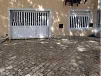 Espaço comercial com 143m2 situado em Sobreda e Charneca da Caparica
