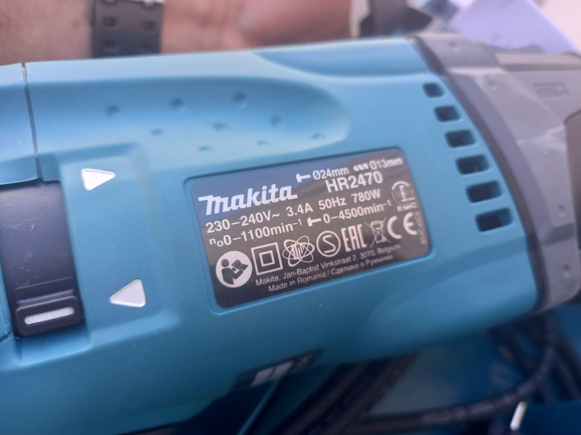 Makita HR 2470---młotowiertarka 780 Watt---Praktycznie Nowa,komplet