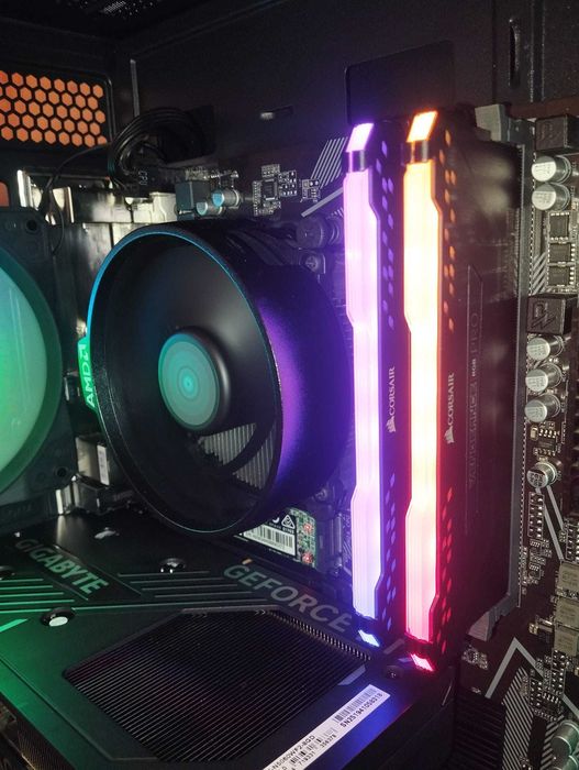 Pc Gamer Ryzen 7 5800X, RTX 5060, 32 GB DDR4 RGB