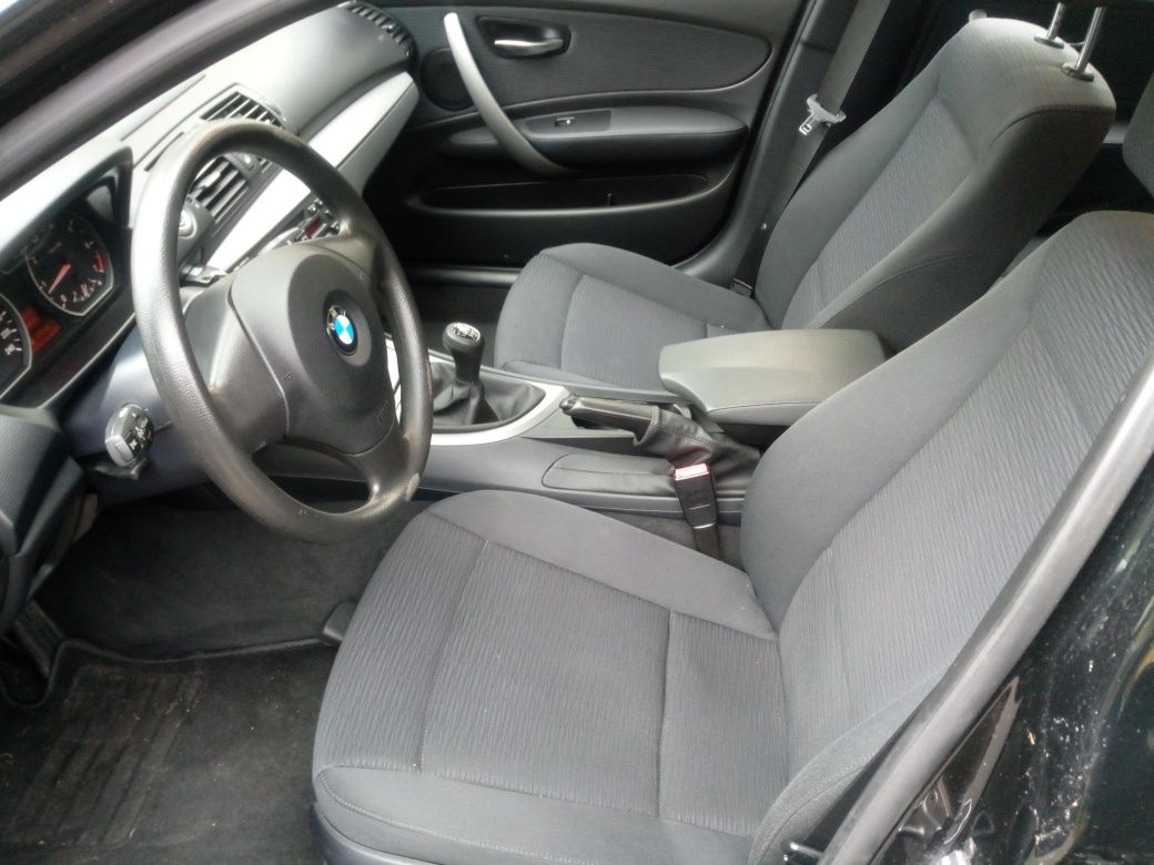 BMW seria 1 2010r 2.0b 5-drzwi