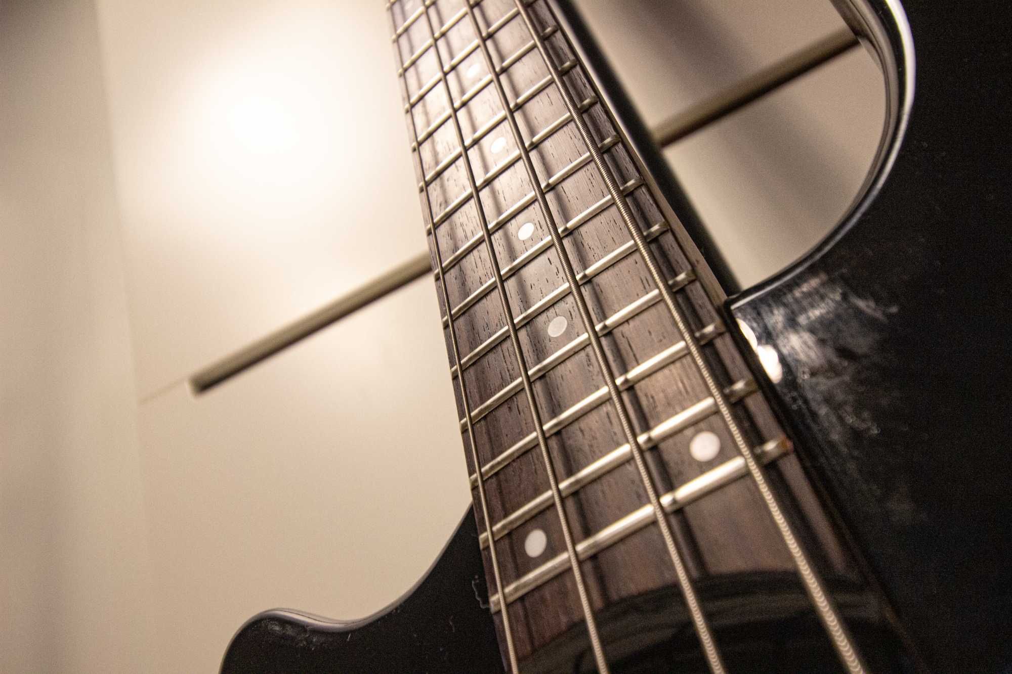 Washburn T-14 Leworęczna Gitara Basowa