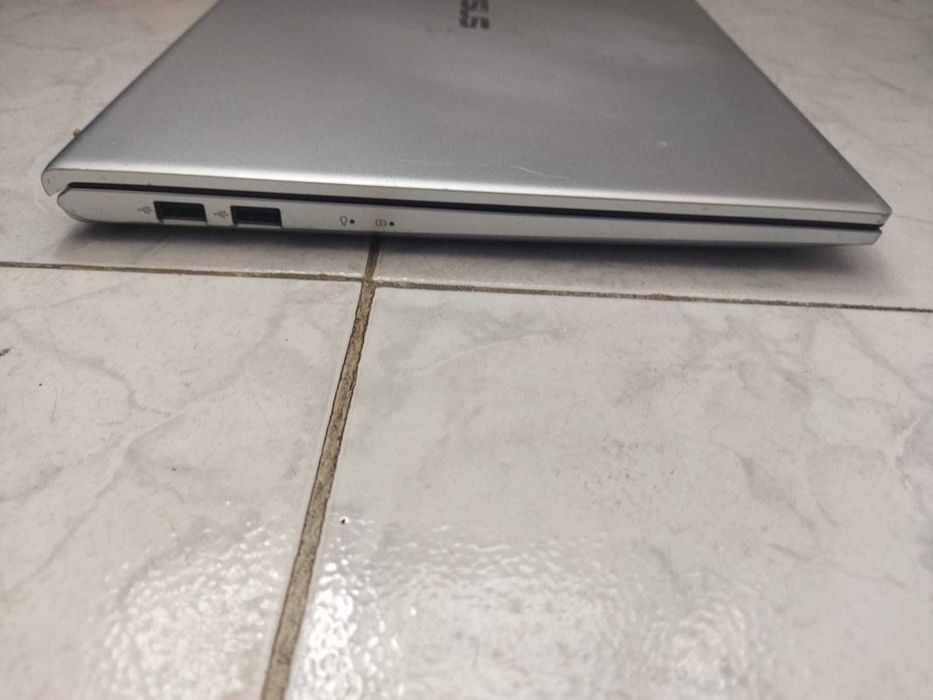 Portátil ASUS VivoBook i5 8ª Gen