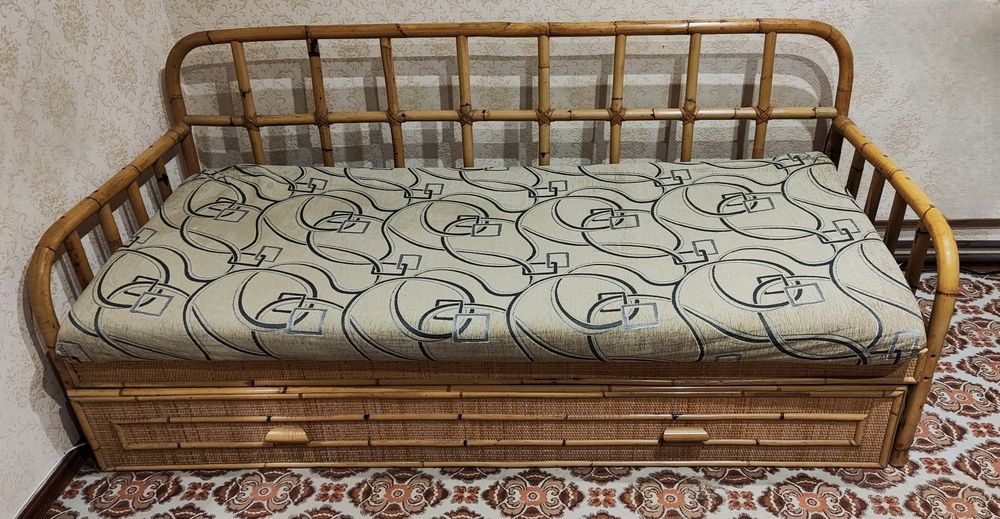 Самовивіз одеська - Диван Ліжко  з бамбука і ротангу розкладне