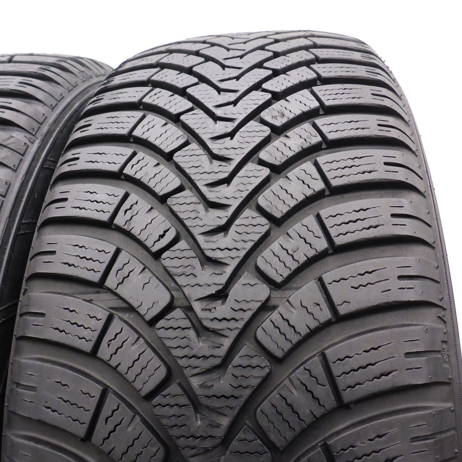 Opony 225/55/18 Falken 225/55R18 102V Euro HS01 zimowe 7-7,2mm 2018/19