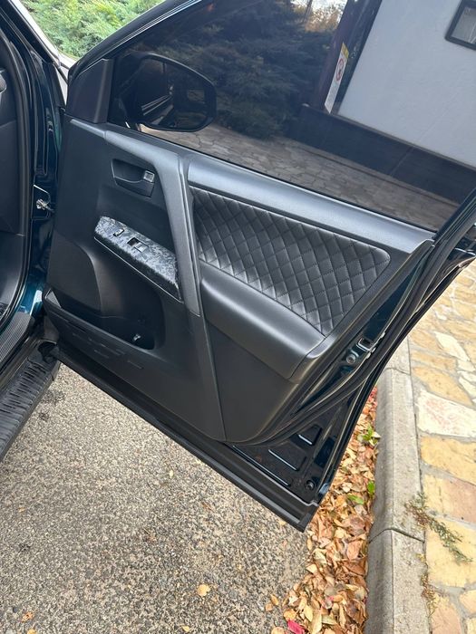 Продам Toyota RAV4 2017