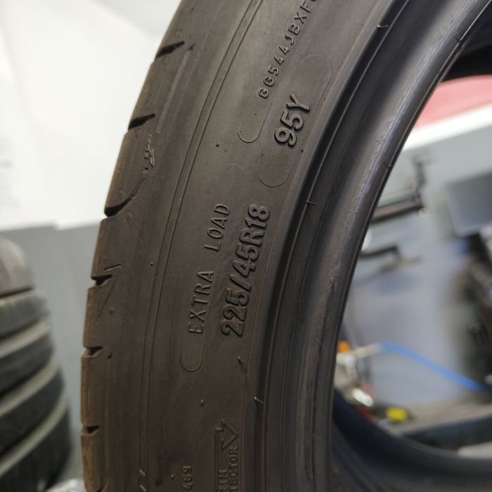 225/45/18 XL Sprzedam parę opon letnich Goodyear
