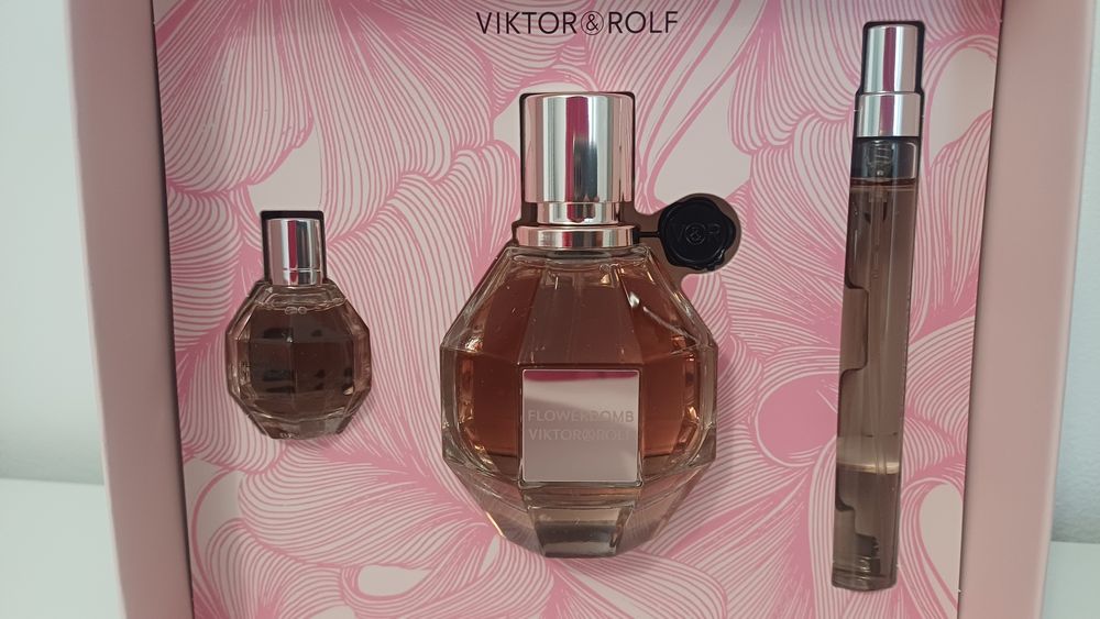 Conjunto Flowerbomb de Victor & Rolf (novo)-50ml