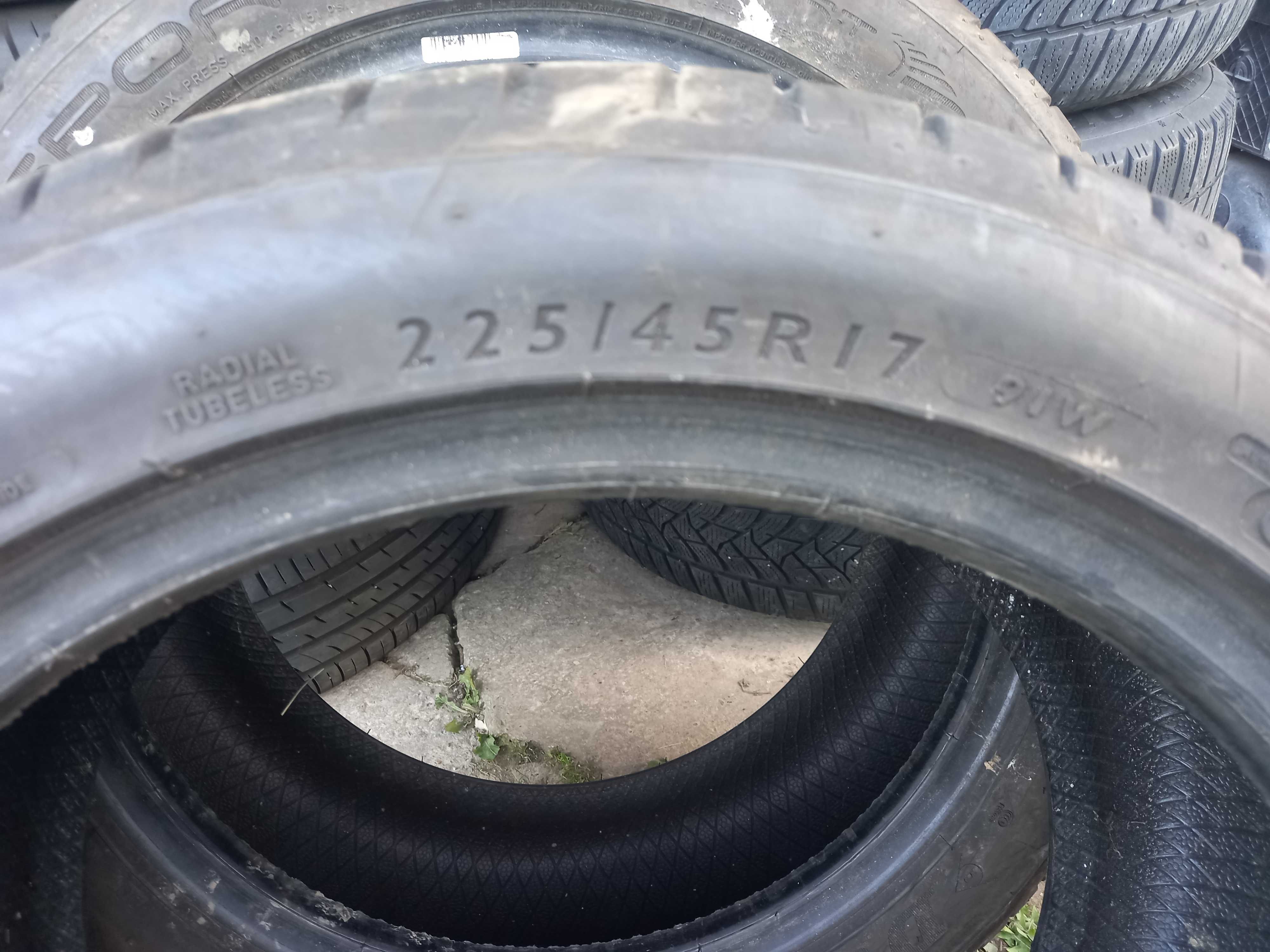 Колеса шини 225/45Р17  DUNLOP