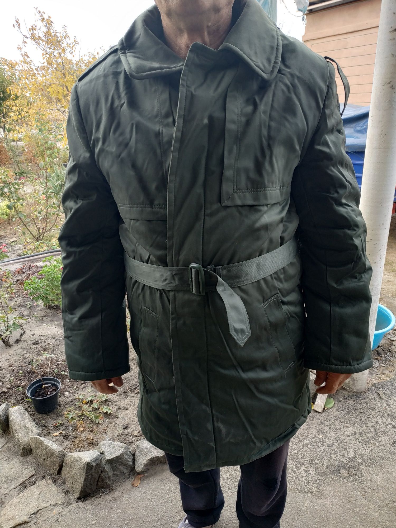 Продам зимову куртку .