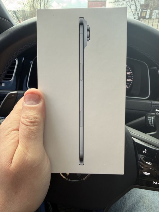 iPhone Air 256 14циклів