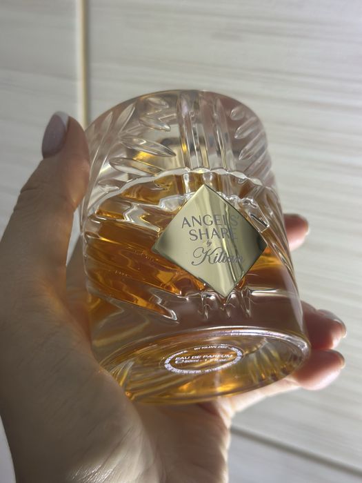 Kilian Angel share Kajal La Mar Creed Aventus For Her