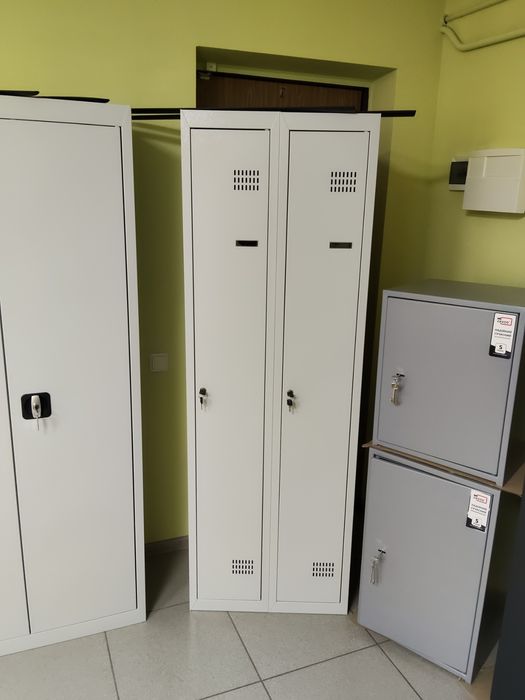 Бухгалтерські офісні шафи сейфи