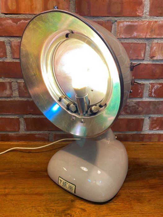 Lampa medyczna FAMED, industrialna, antyk.