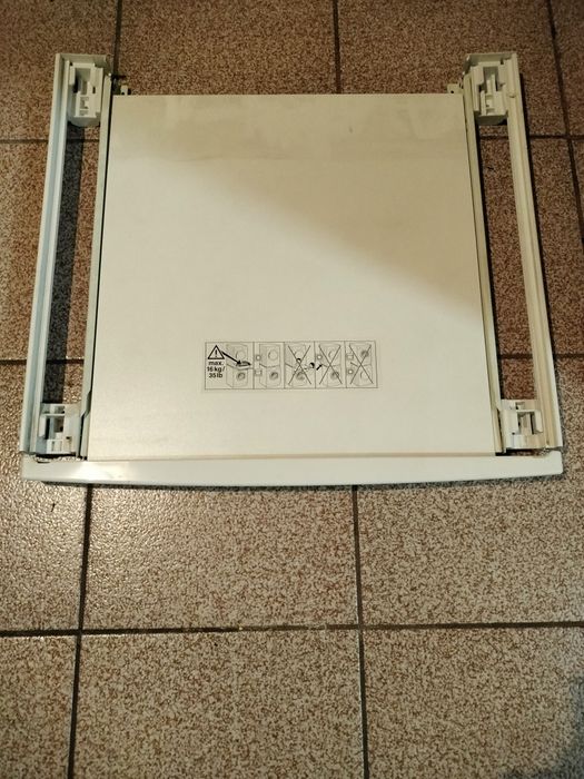 Łącznik uniwersalny z półką