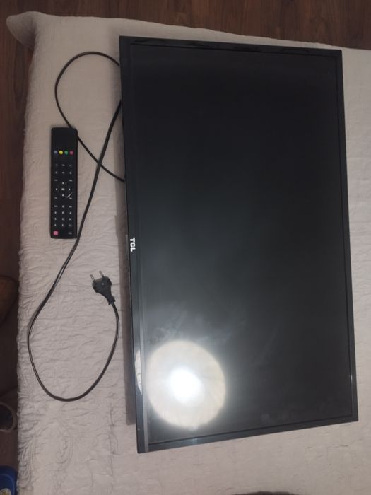 TV TCL som e imagem falham de vez em quando