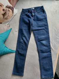 Spodnie jeansowe 128-134