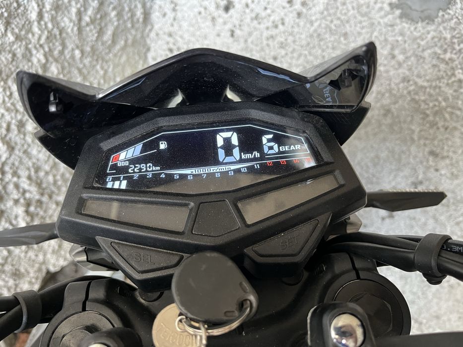 Mota marca UM xtreet