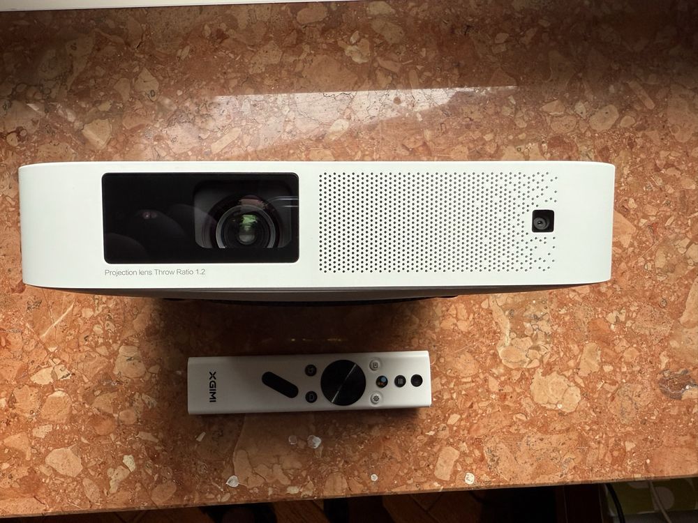 Projektor LED Xgimi Elfin 4k. Android TV.