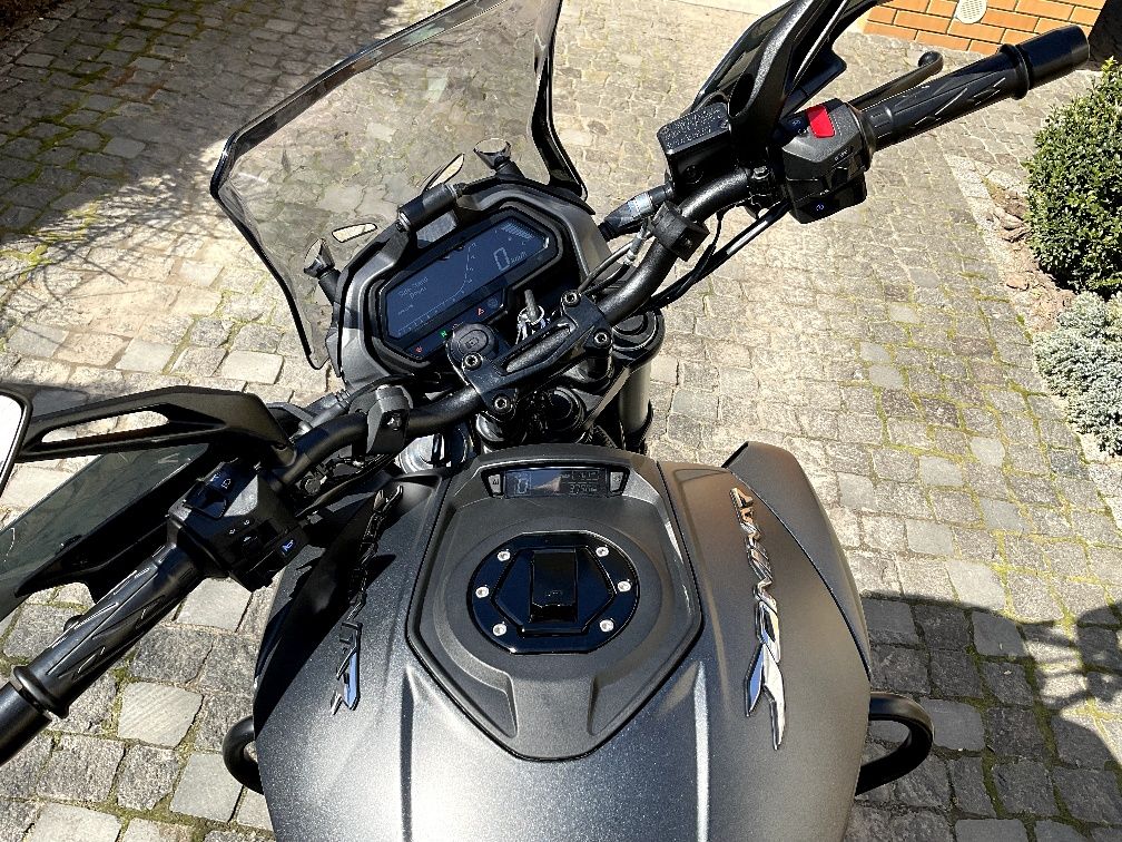 Мотоцикл Bajaj Dominar 400