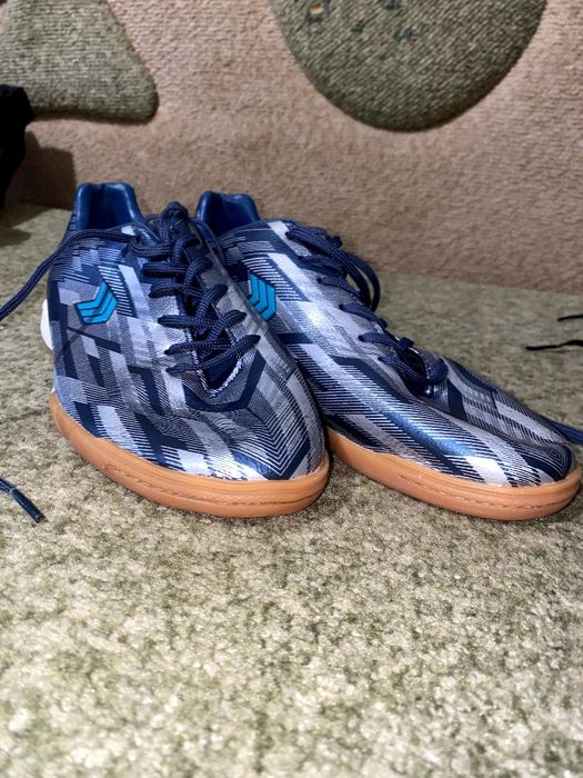 Футзальні кросівки