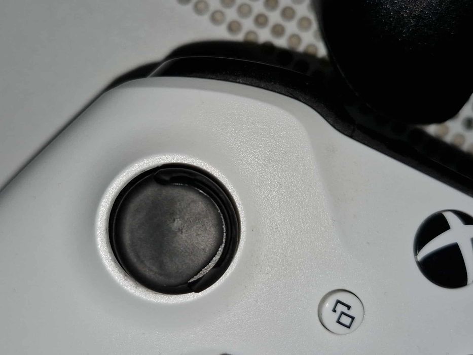 Xbox one s w bardzo dobrym stanie plus 10 gier