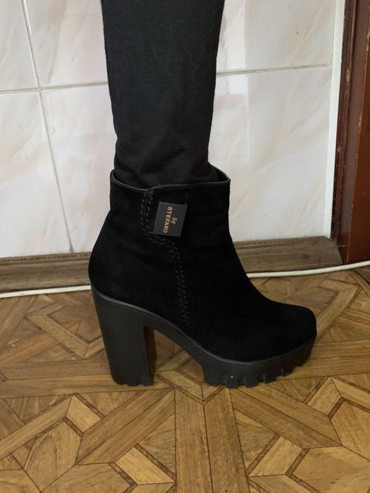 Черевики замшеві