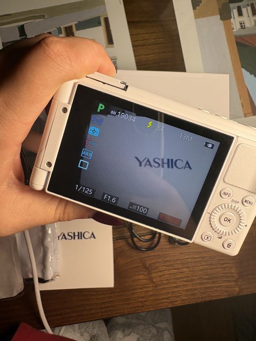 Maquina fotografica Yashica city100