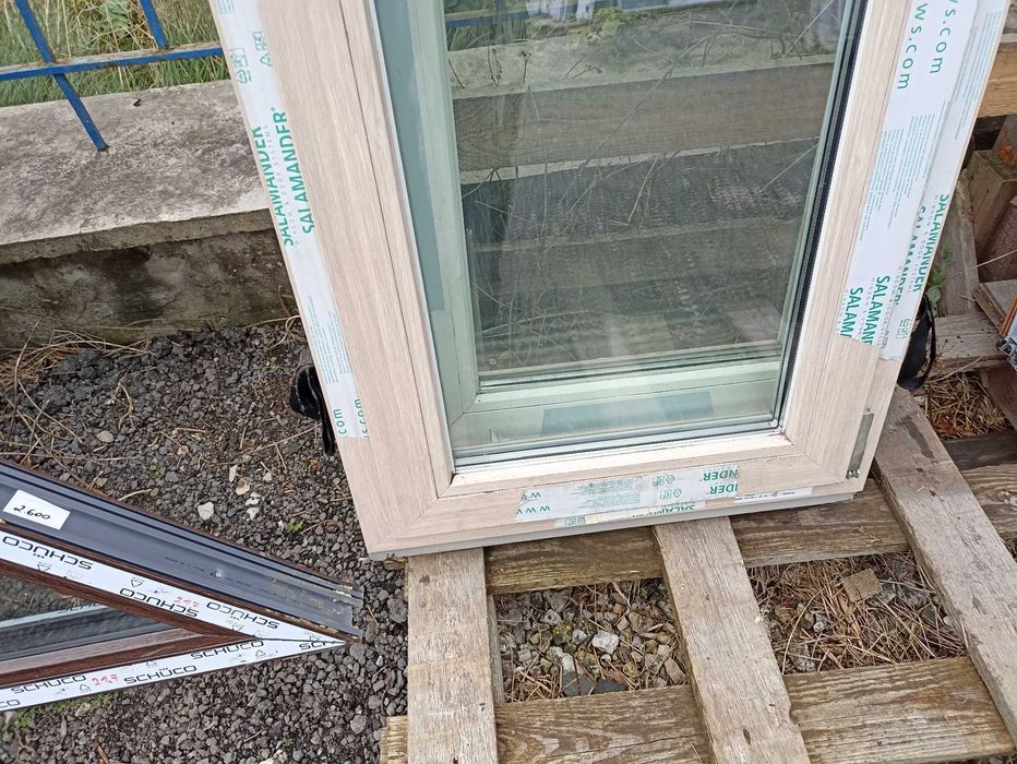 Okno pcv balkonowe 64/226 trzy szybowe