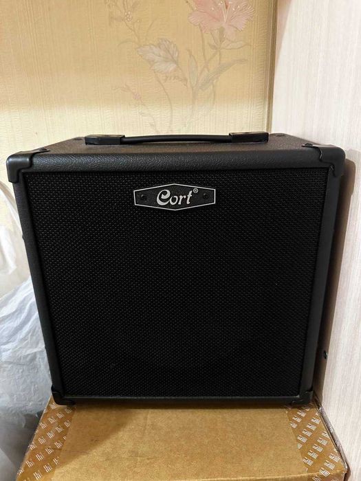 Комбопідсилювач басовий Cort CM20B