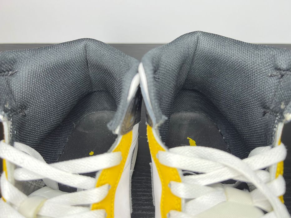 Кросівки Air Jordan 1 Mid 42.5 27см