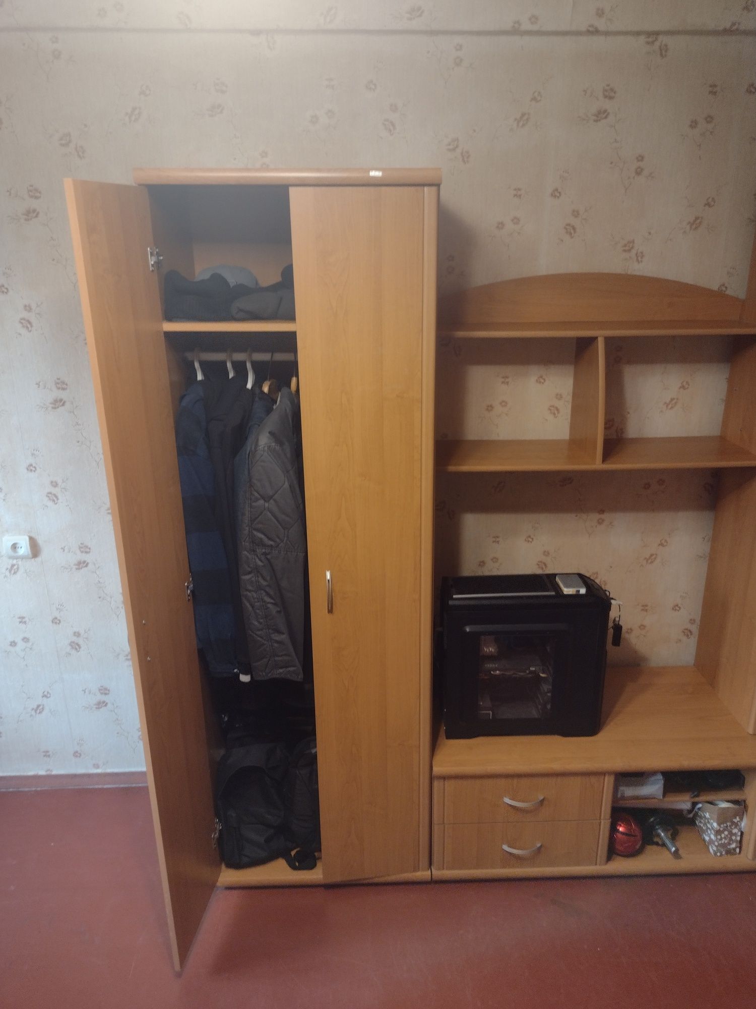 Стенка в гостиную