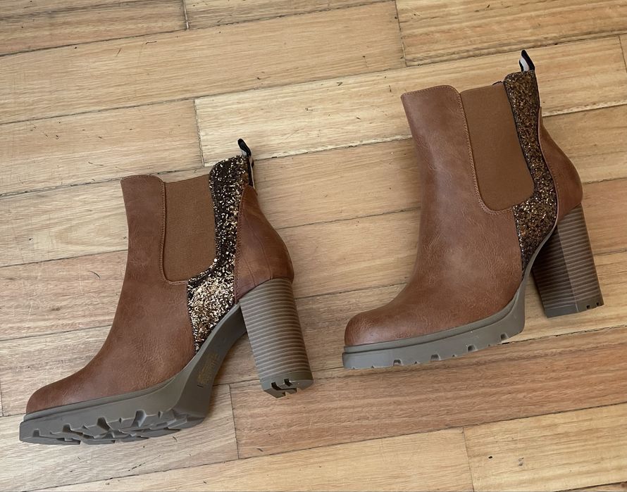 Bota Cano Curto marrom