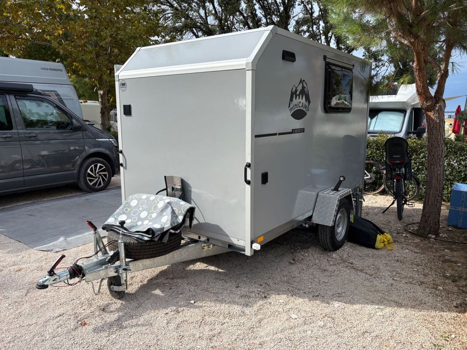 Przyczepa MiniKamp EVEREST mały lekki camper DMC 1000 kg