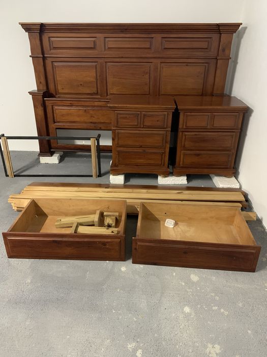 Cama De Casal Em Madeira