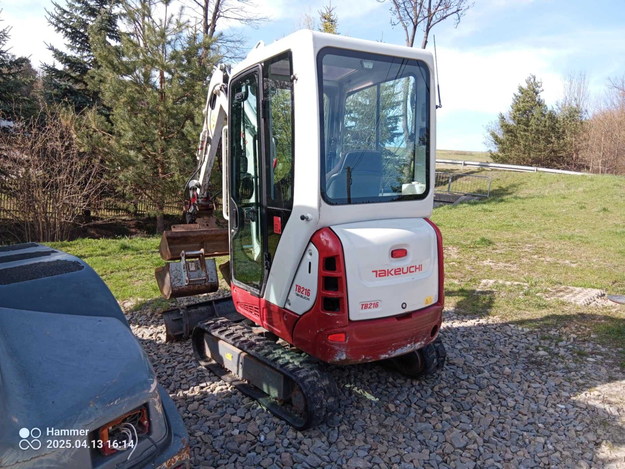 Minikoparka Takeuchi TB216
