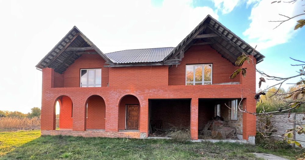 Продаж 5 кім будинку в Баришівці 250м2 в гарному районі - є відеоогяд!