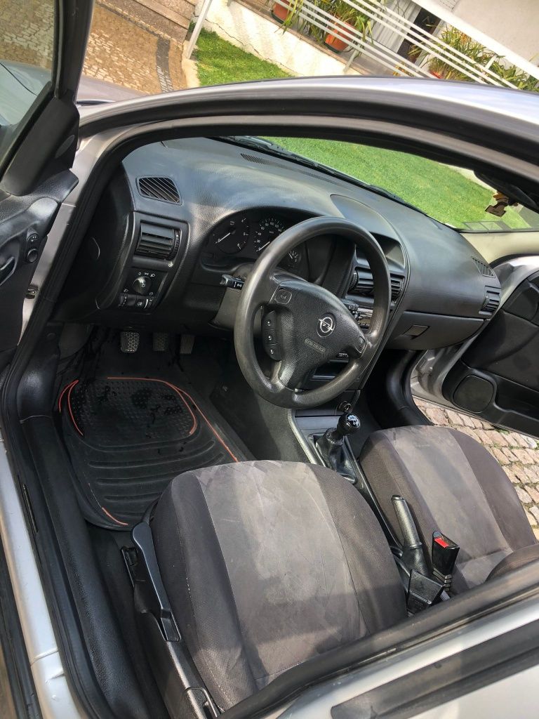 Vendo opel 
Ano 06 2