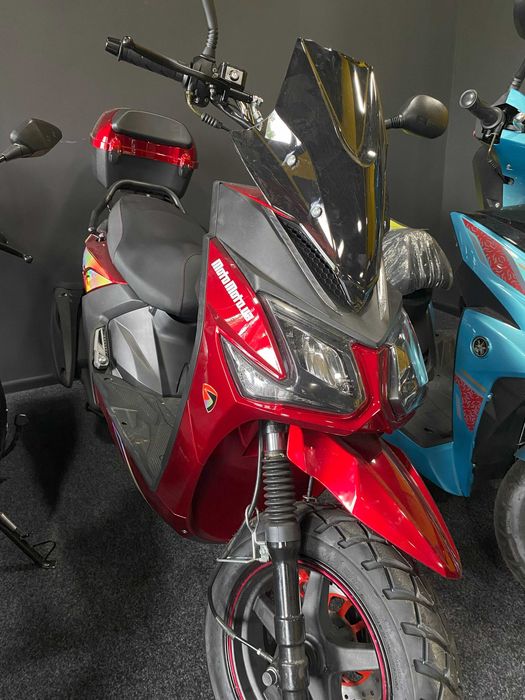 Скутер SPARK SP150S-19BN